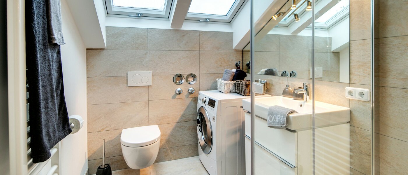 attic apartment München Trudering 01 bathroom 7503