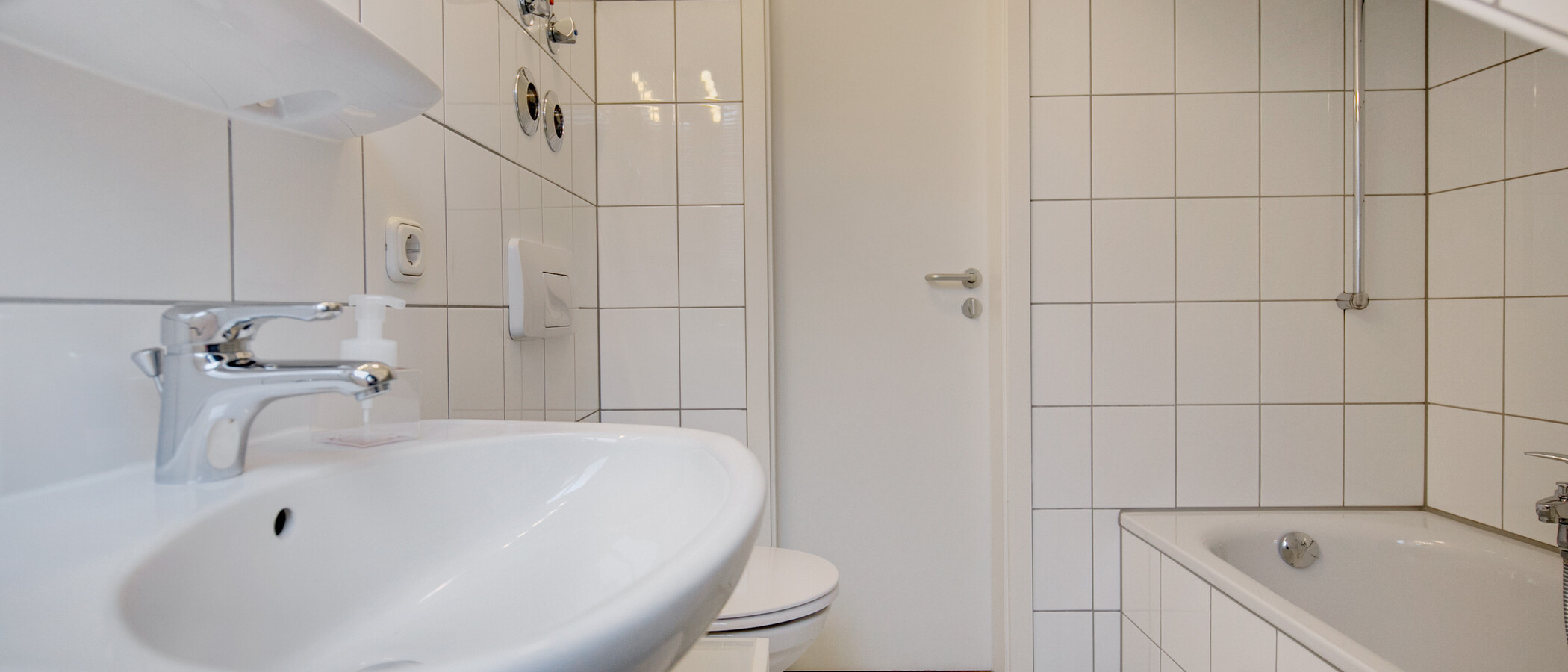 apartment München Berg am Laim 04 bathroom 7511
