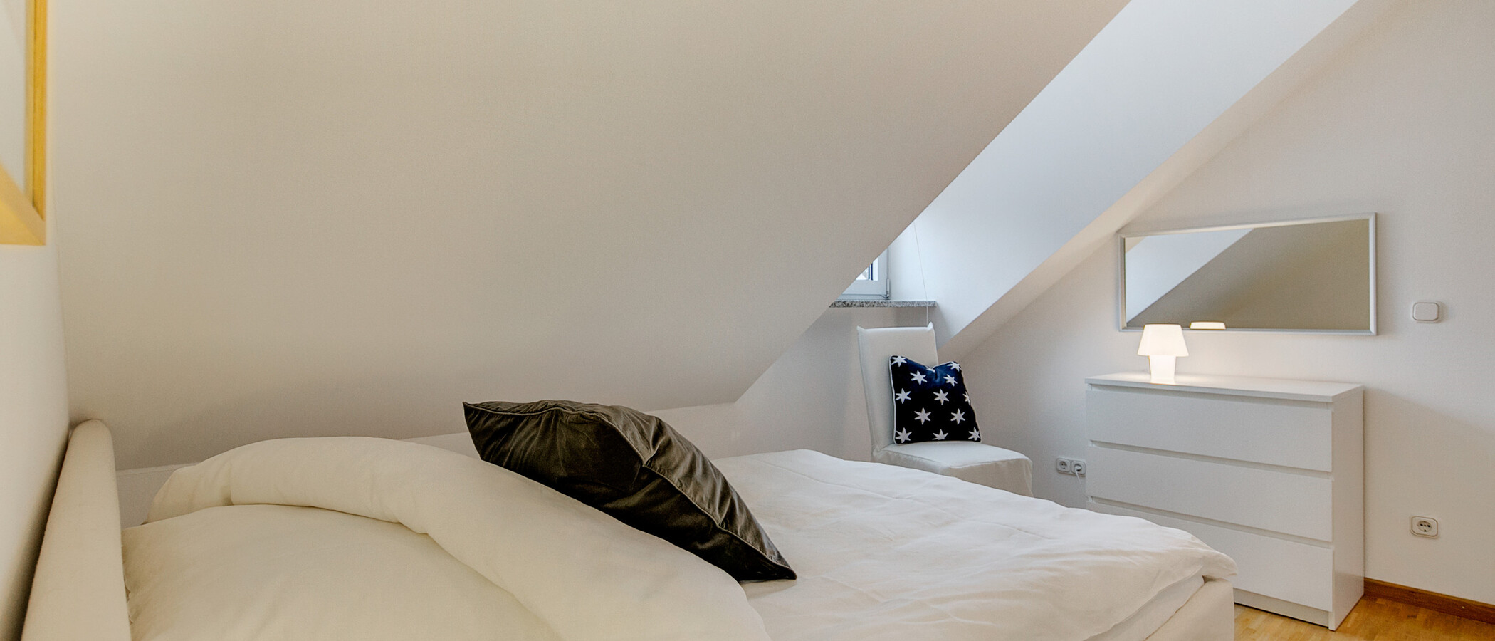 apartment München Berg am Laim 02 sleeping area 7511