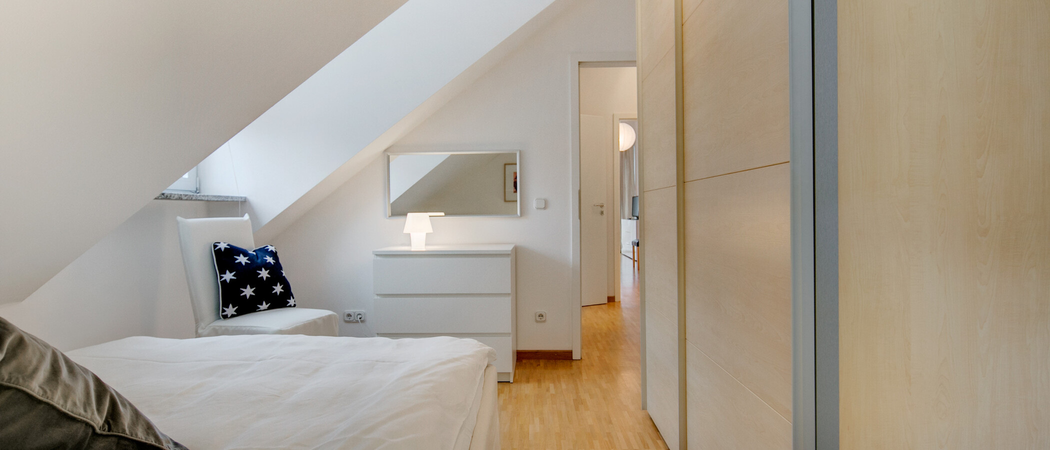 apartment München Berg am Laim 03 sleeping area 7511