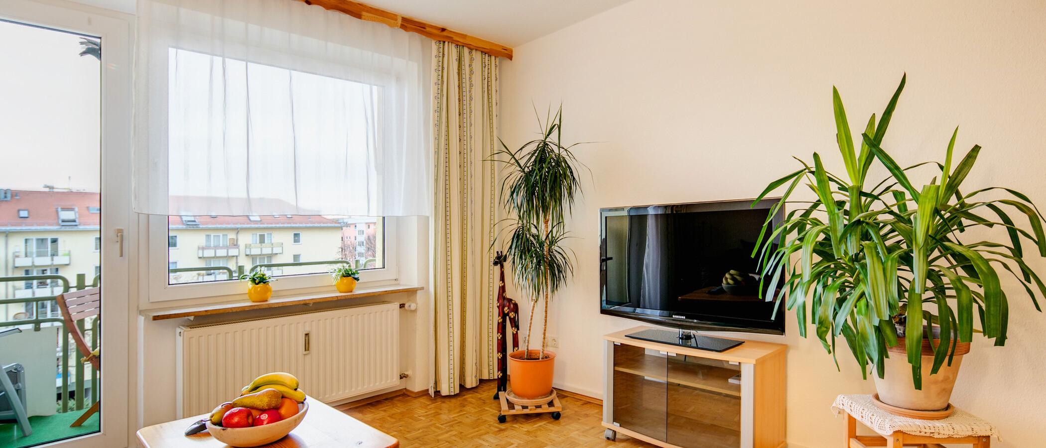 apartment München Schwabing-West (rund um den Bonner Platz) 02 living room 7519
