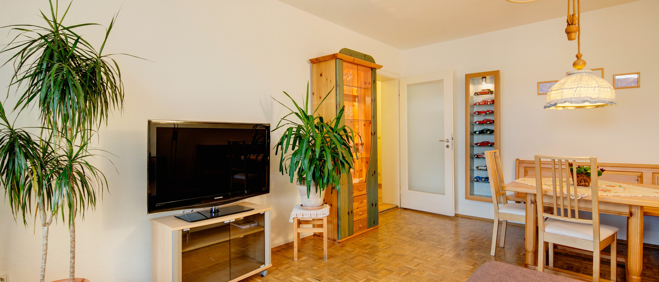 apartment München Schwabing-West (rund um den Bonner Platz) 03 living room 7519