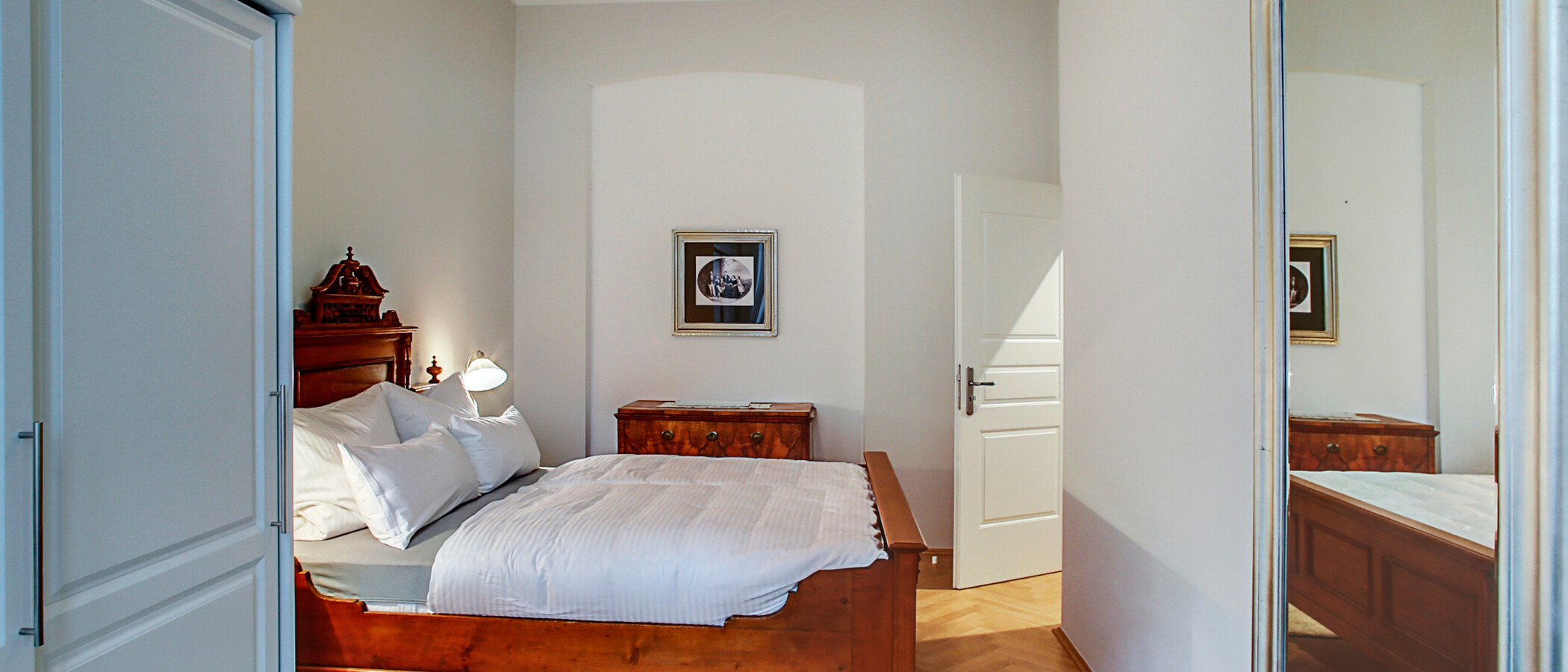 apartment München Gärtnerplatzviertel 03 sleeping area 7556