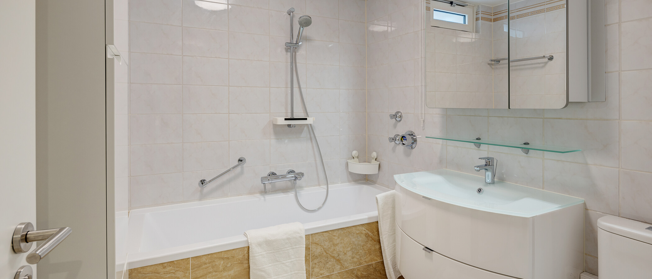 apartment München Englschalking 01 bathroom 7607