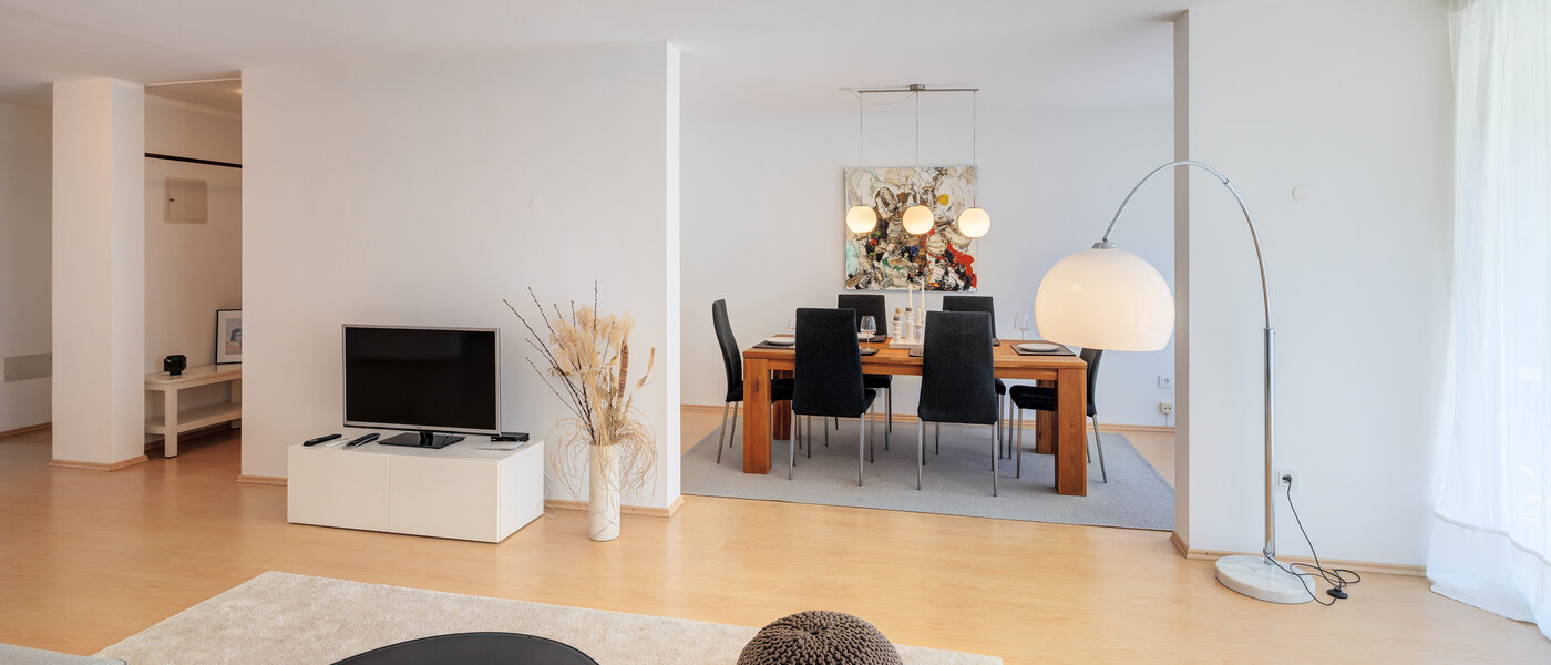 apartment München Schwabing-Nord (zw. Leopoldstraße & Englischen Garten) 02 living area 7670