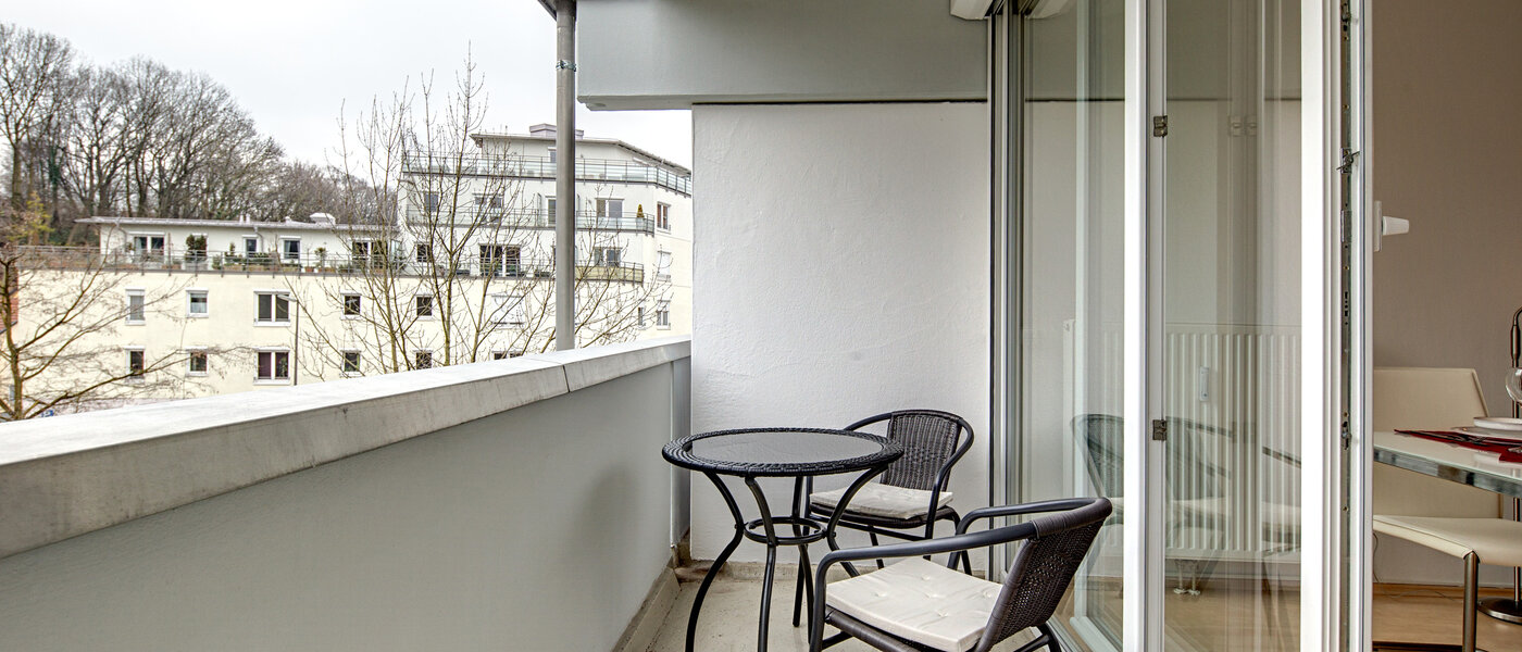 studio München Au 01 balcony 7671