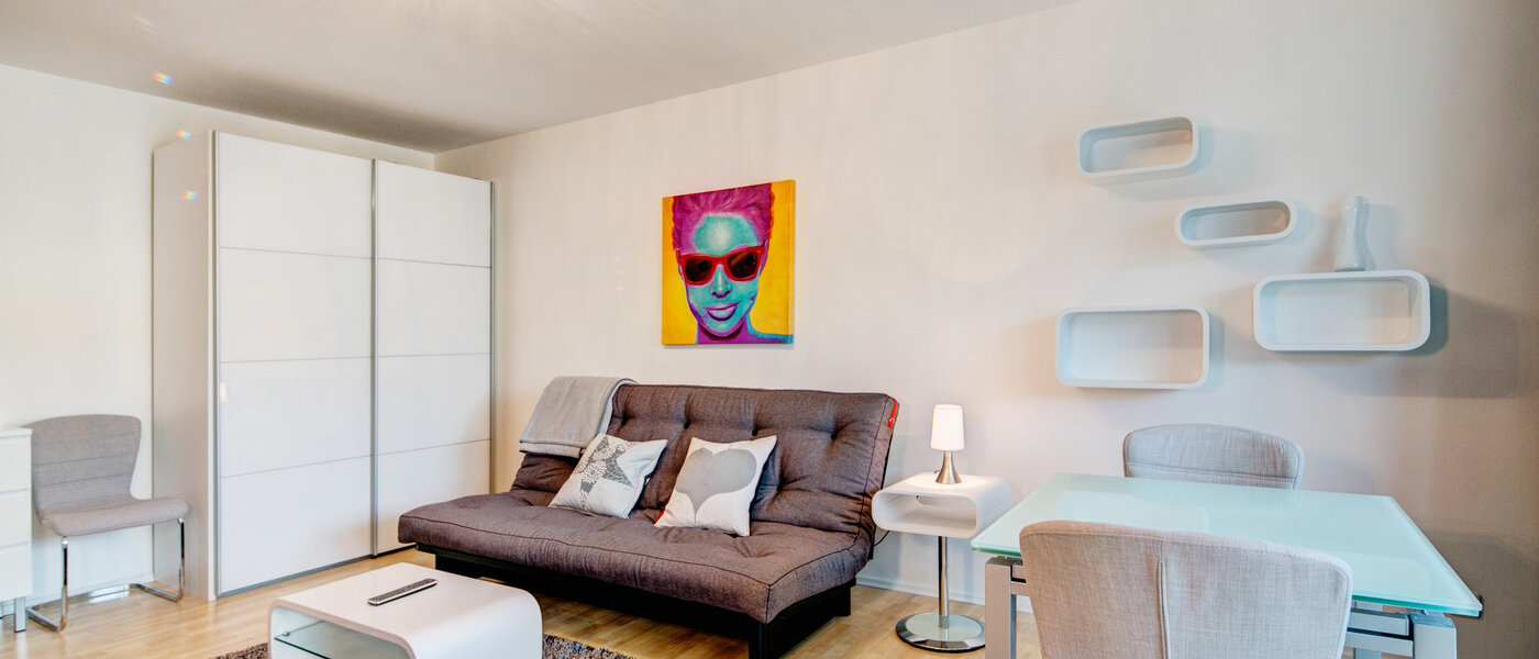 apartment München Neuhausen 04 living room 7677