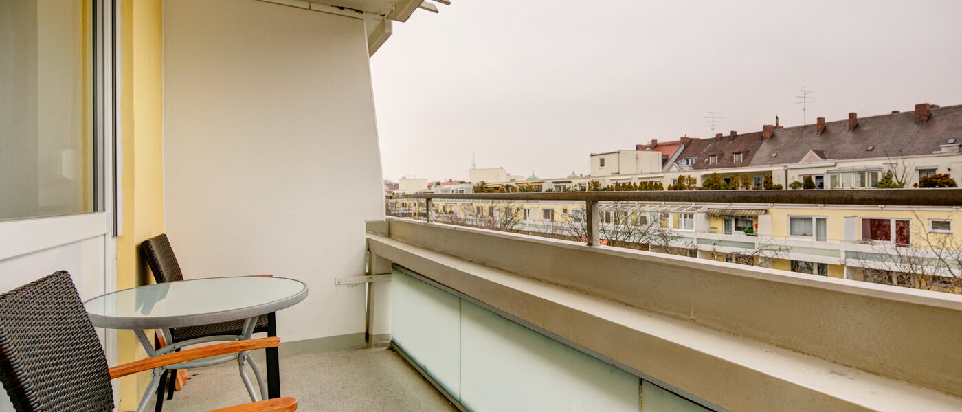 apartment München Neuhausen 01 balcony 7677