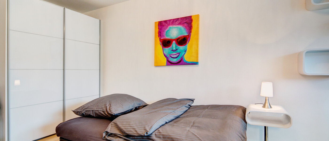 apartment München Neuhausen 01 sleeping area 7677