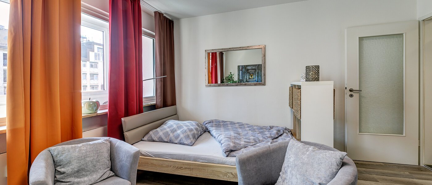 apartment München Schwabing (links der Leopoldstraße) 01 sleeping area 7687