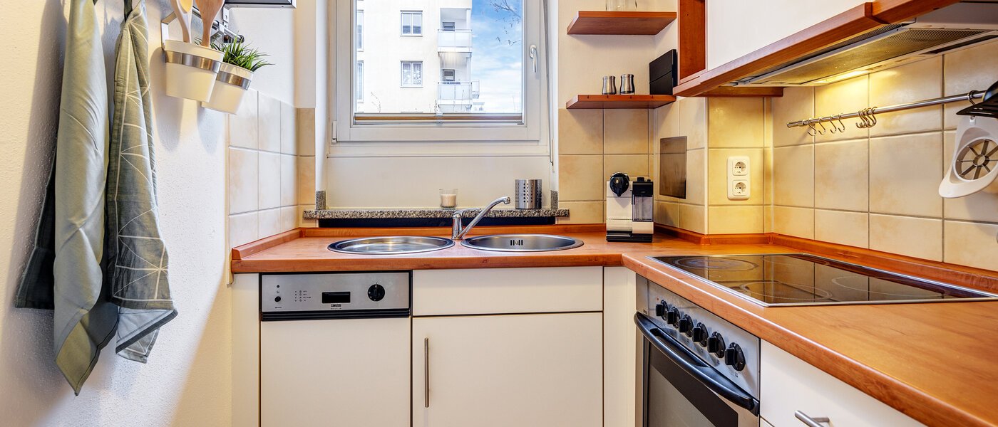 apartment München Parkstadt Schwabing 01 kitchen 7742