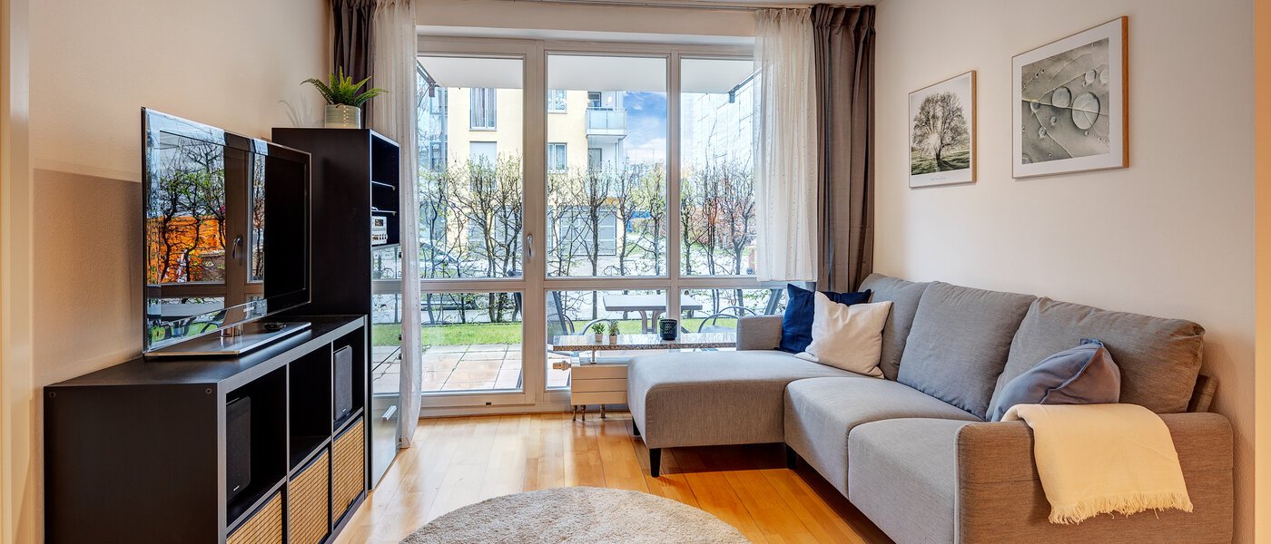apartment München Parkstadt Schwabing 01 living room 7742