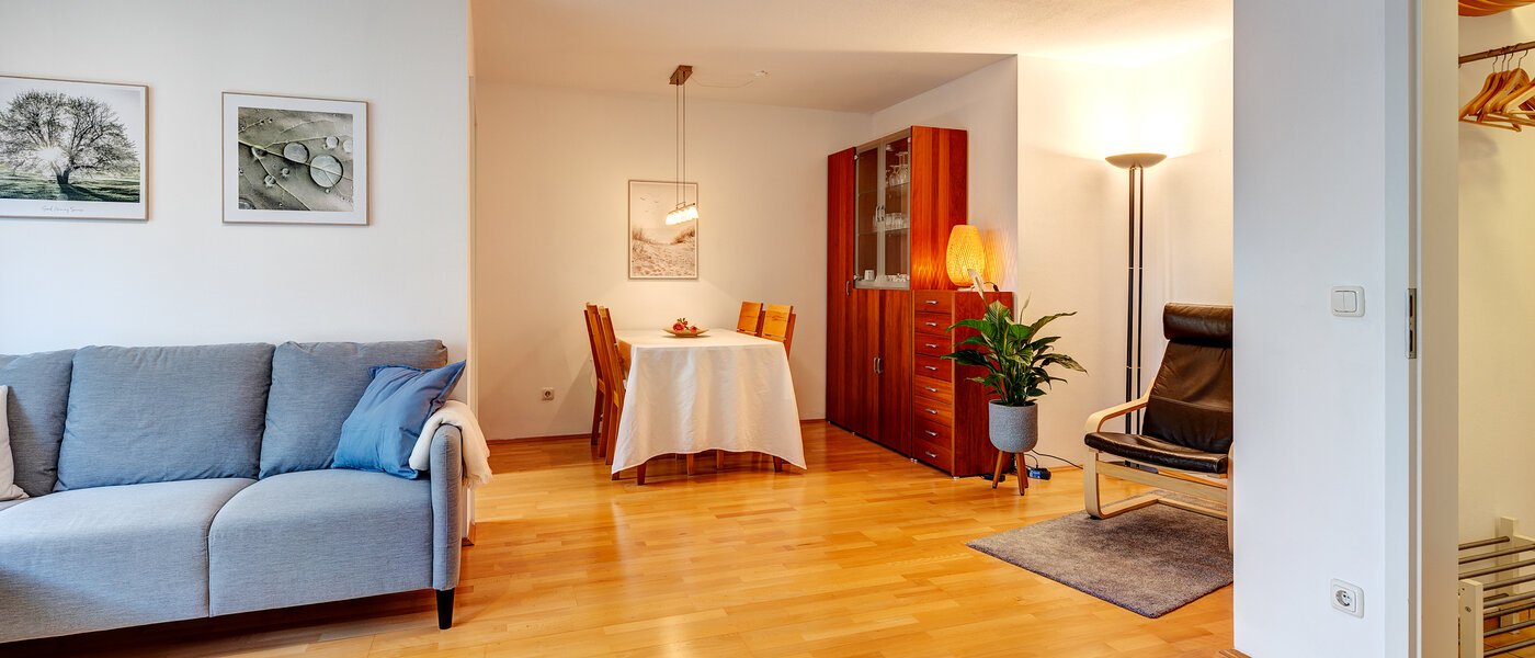 apartment München Parkstadt Schwabing 02 living room 7742