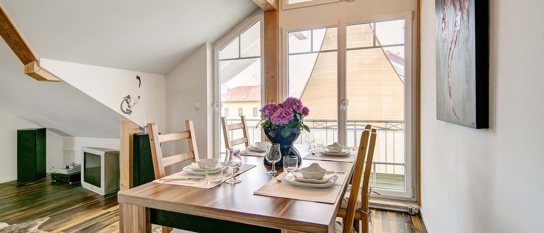 attic apartment Zorneding 02 dining 7747