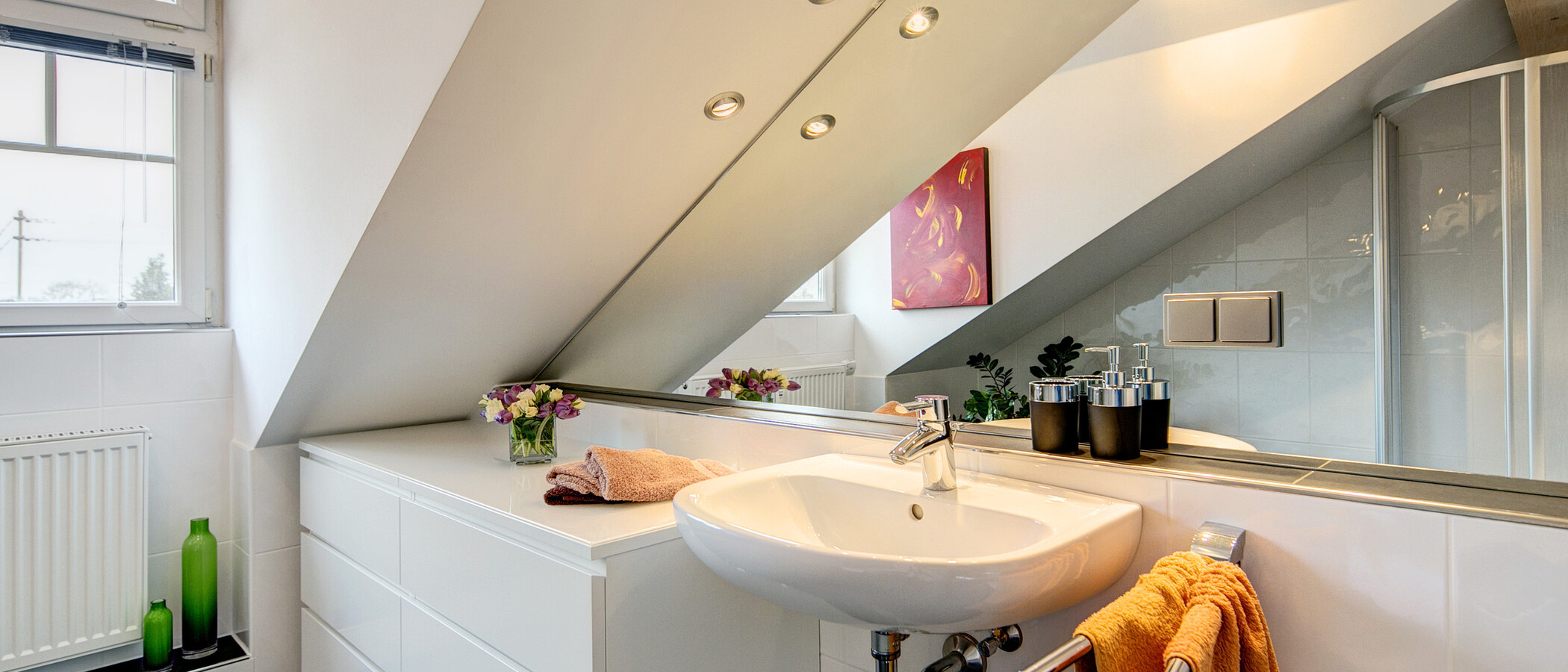 attic apartment Zorneding 01 bathroom 7747