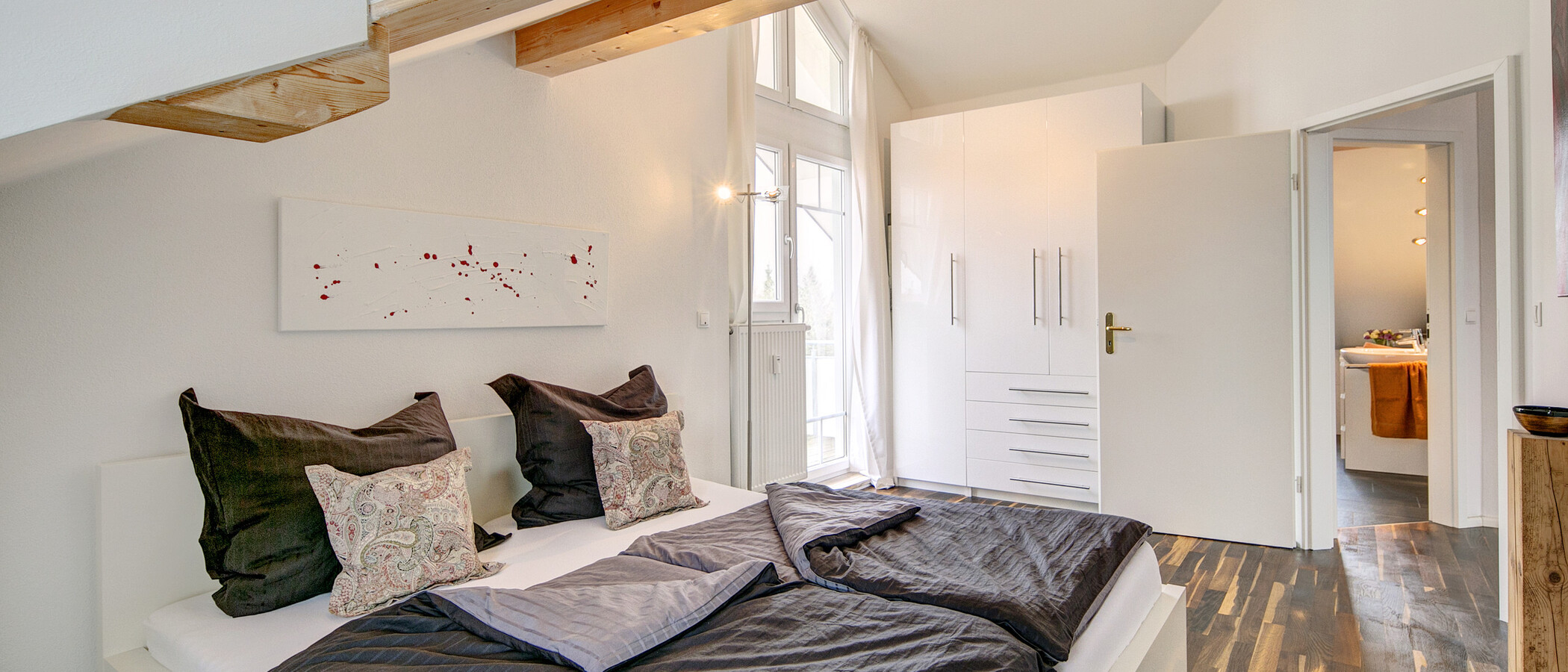 attic apartment Zorneding 04 sleeping area 7747
