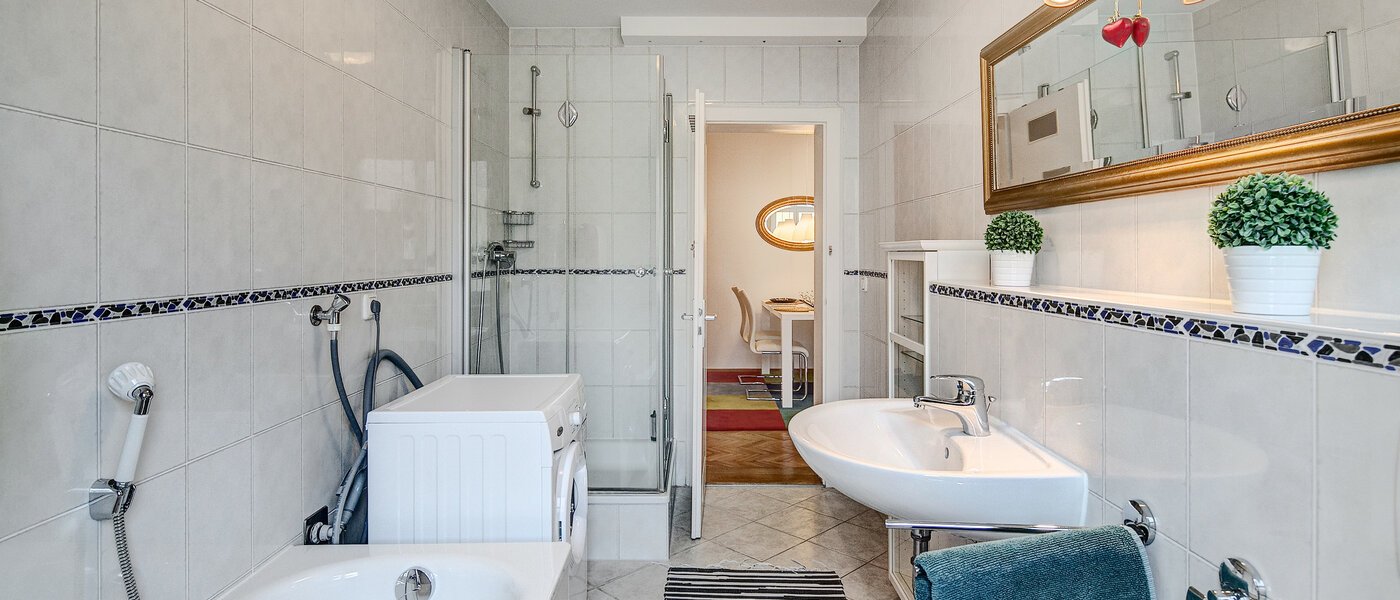 apartment München Schwabing (links der Leopoldstraße) 04 bathroom 7776