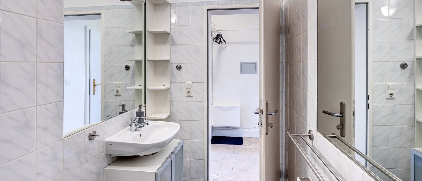 apartment München Milbertshofen 02 bathroom 7798