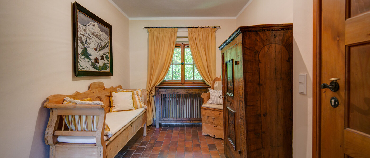 house Schäftlarn 01 hall 7847