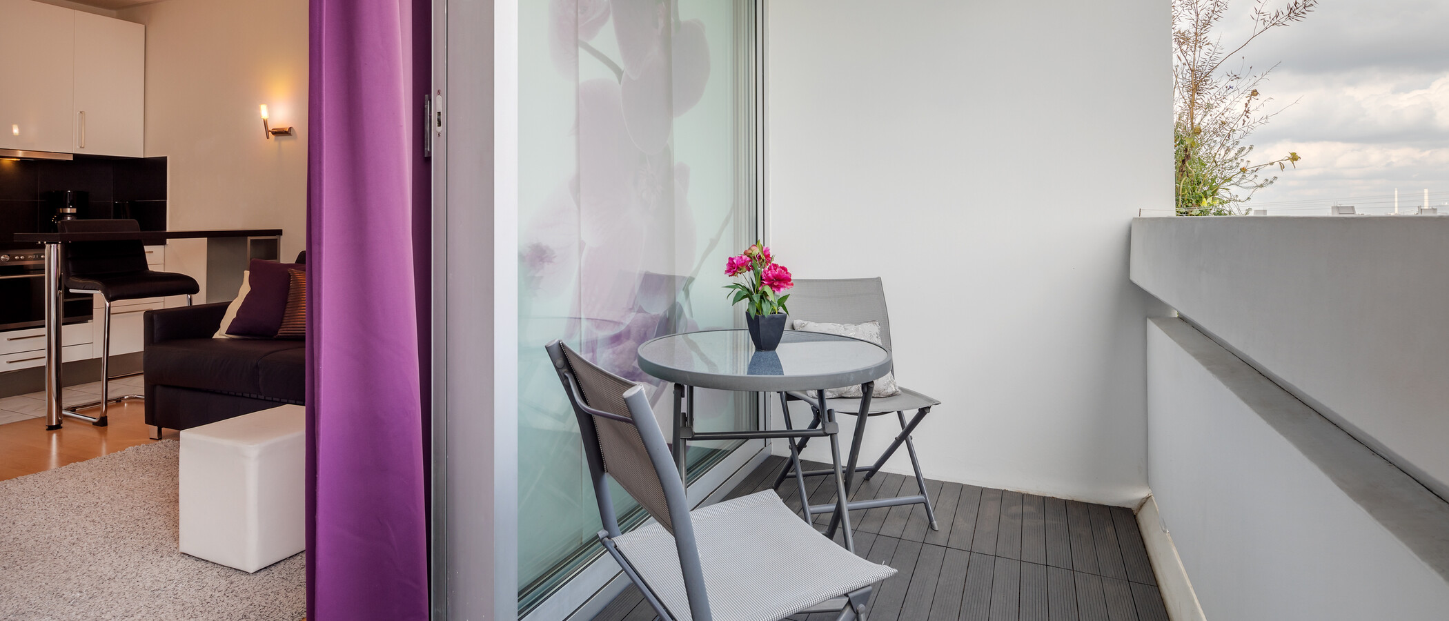 studio München Arabellapark 01 balcony 7848