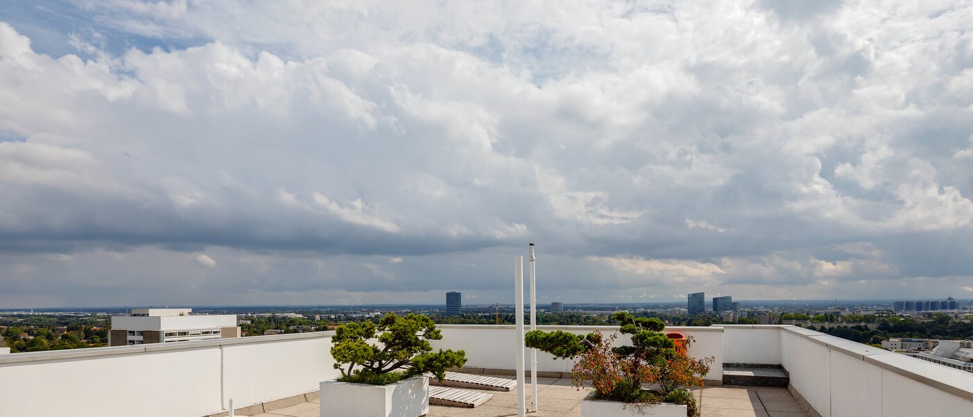 studio München Arabellapark 01 communal terrace 7848