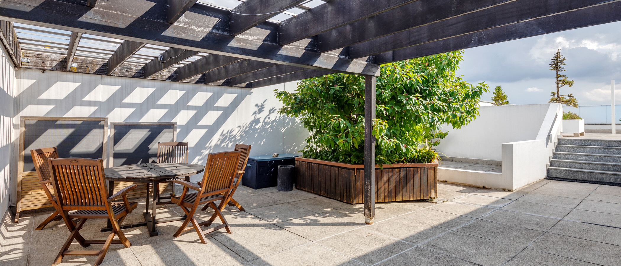 studio München Arabellapark 02 communal terrace 7848
