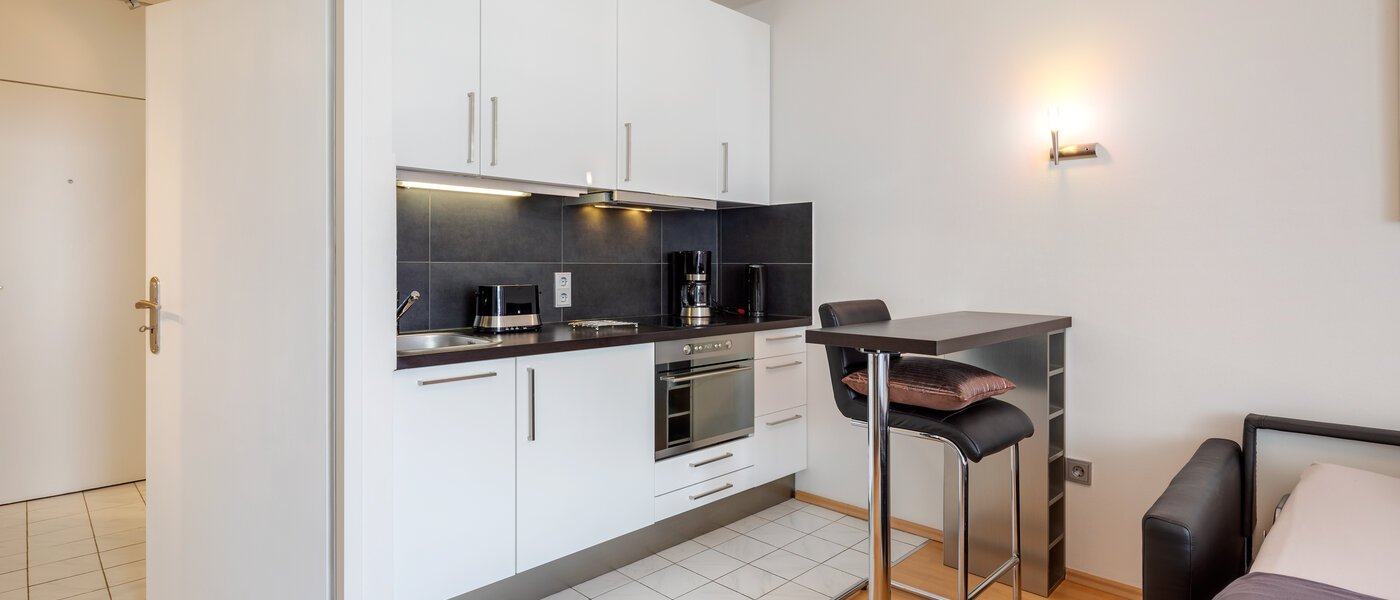 studio München Arabellapark 03 living area 7848