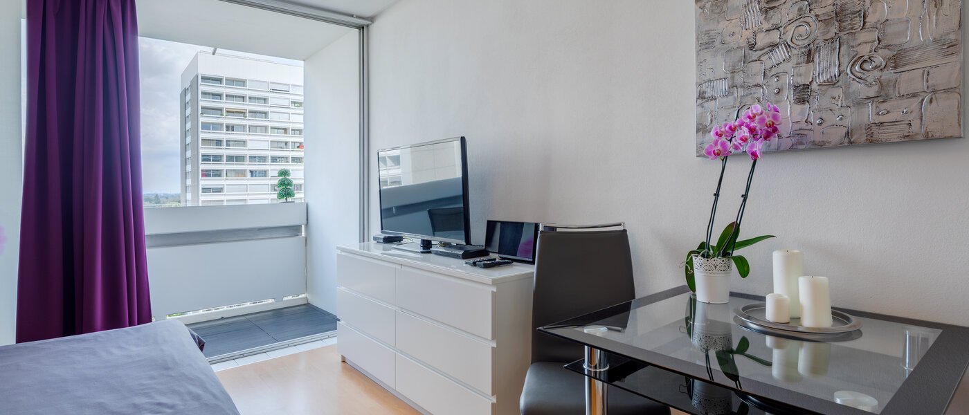 studio München Arabellapark 05 living area 7848