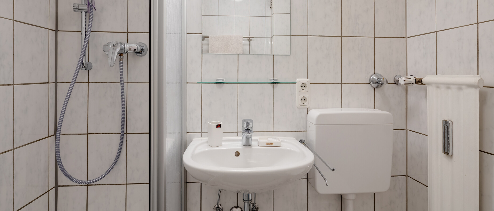 apartment München Schwabing-West 02 bathroom 7854