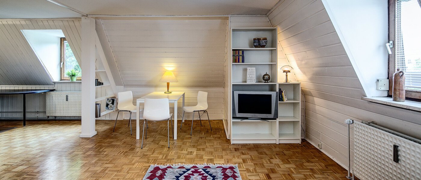 attic apartment München Ramersdorf 02 living room 7878