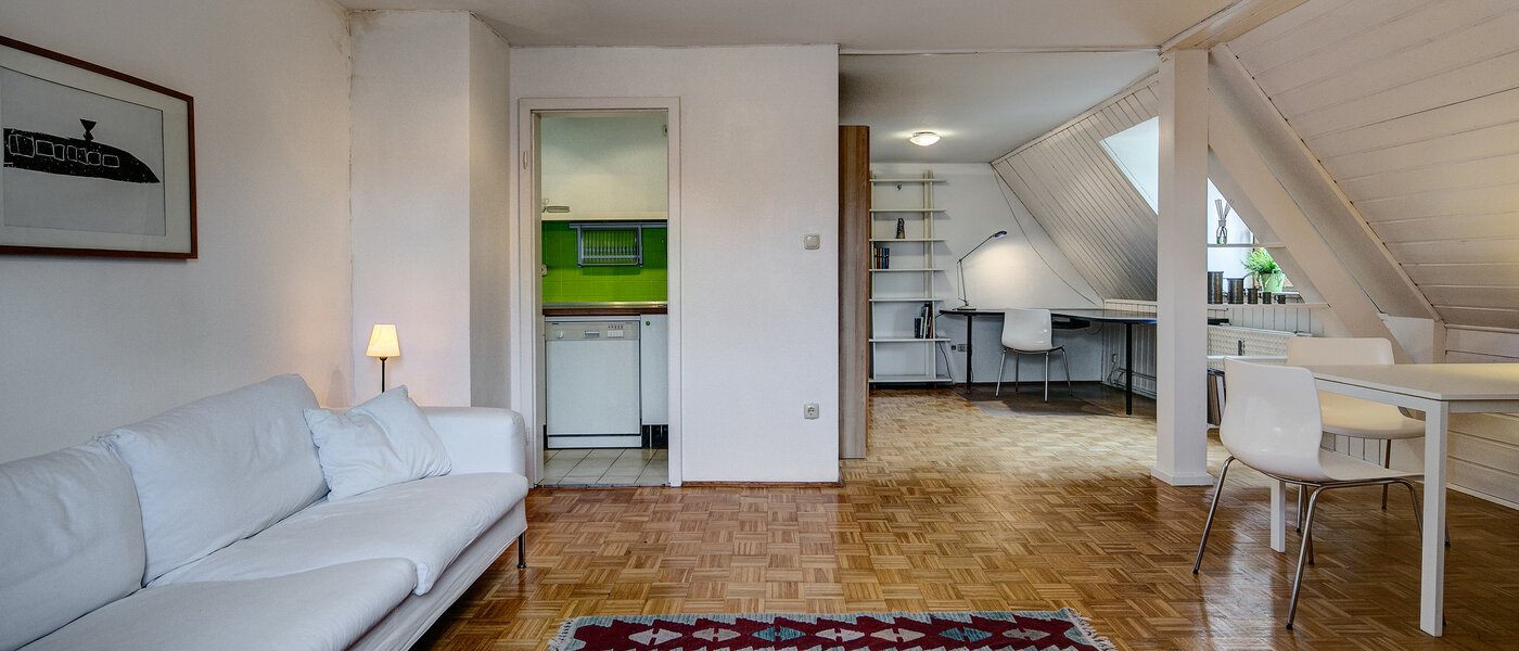 attic apartment München Ramersdorf 04 living room 7878