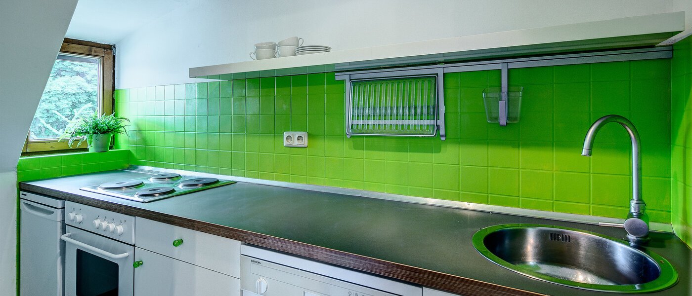 attic apartment München Ramersdorf 01 kitchen 7878