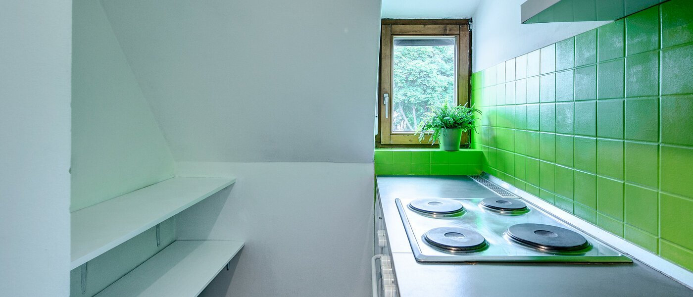 attic apartment München Ramersdorf 02 kitchen 7878