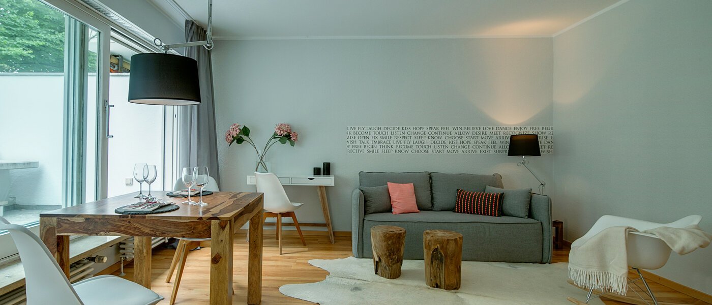 apartment München Nymphenburg 02 living room 7880