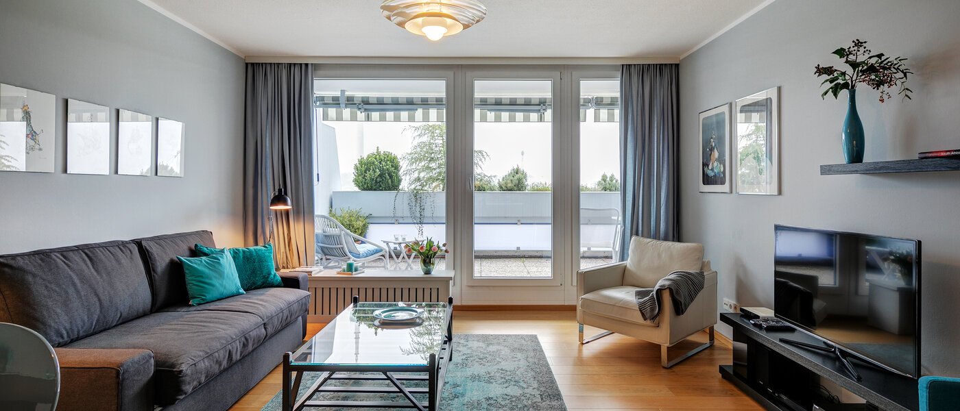 apartment München Olympiadorf 02 living room 7900