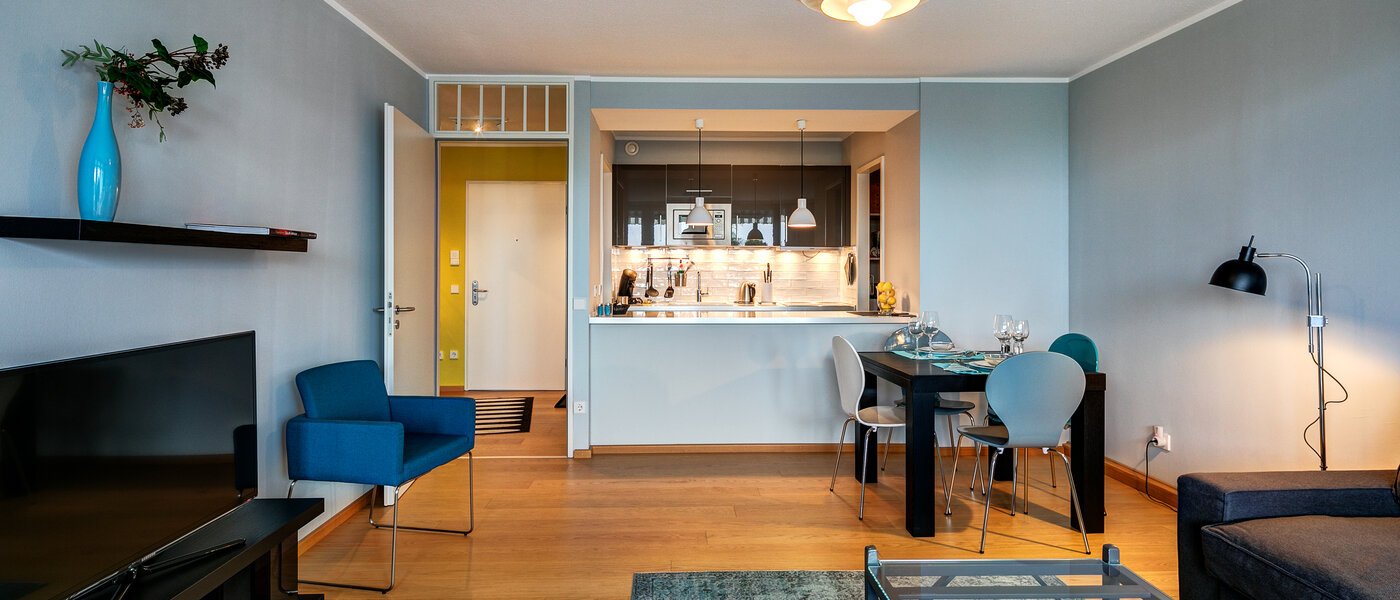apartment München Olympiadorf 04 living room 7900