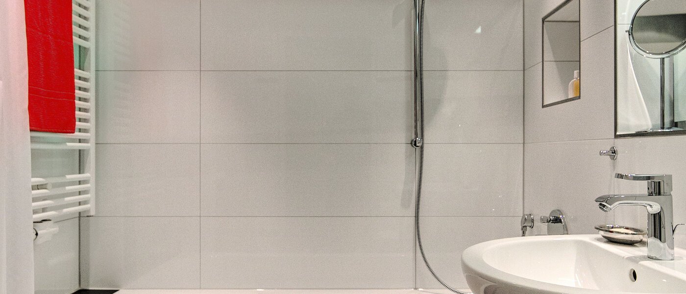 apartment München Olympiadorf 01 bathroom 7900