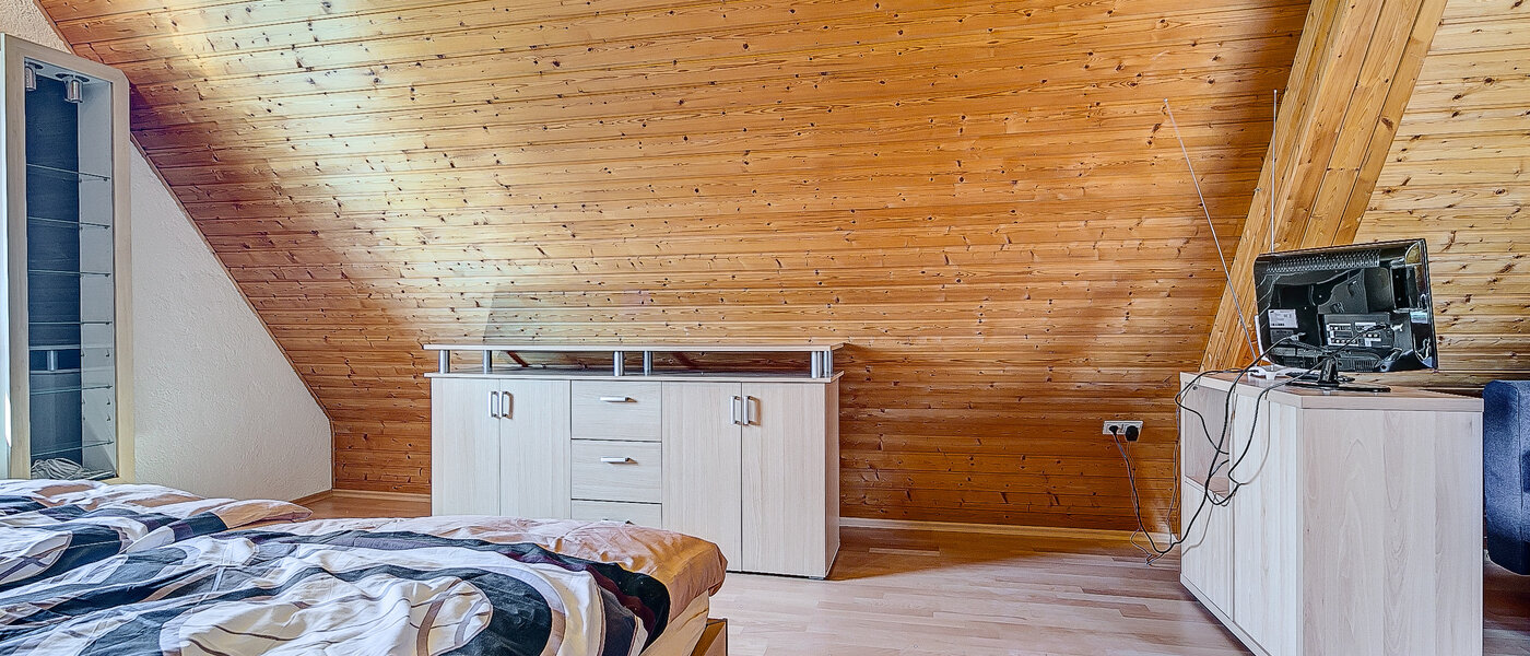 attic apartment München Untermenzing 03 sleeping area 7937