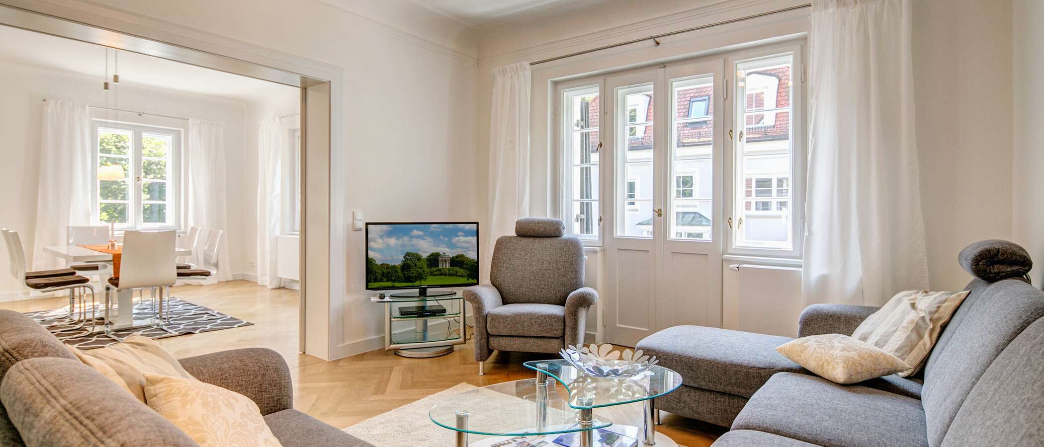 apartment München Nymphenburg 03 living room 7938
