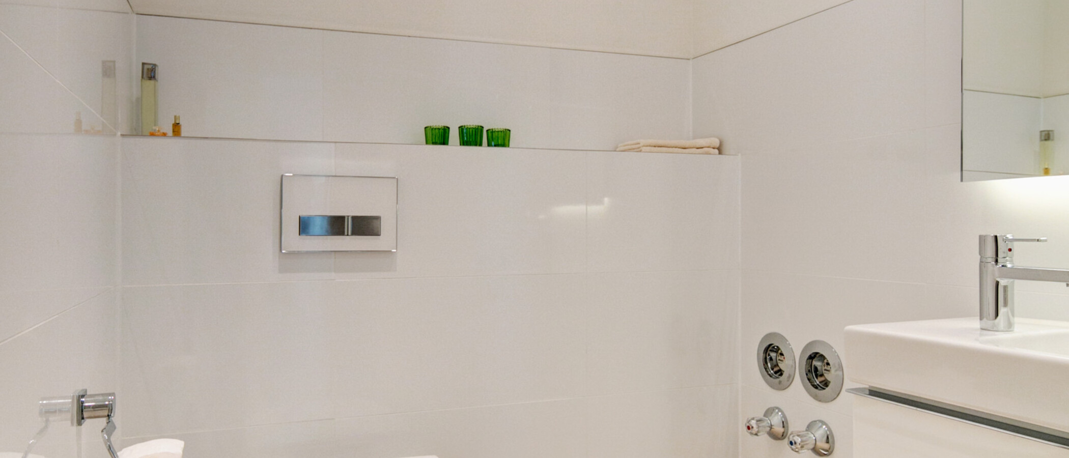 apartment München Nymphenburg 02 guest toilet 7938