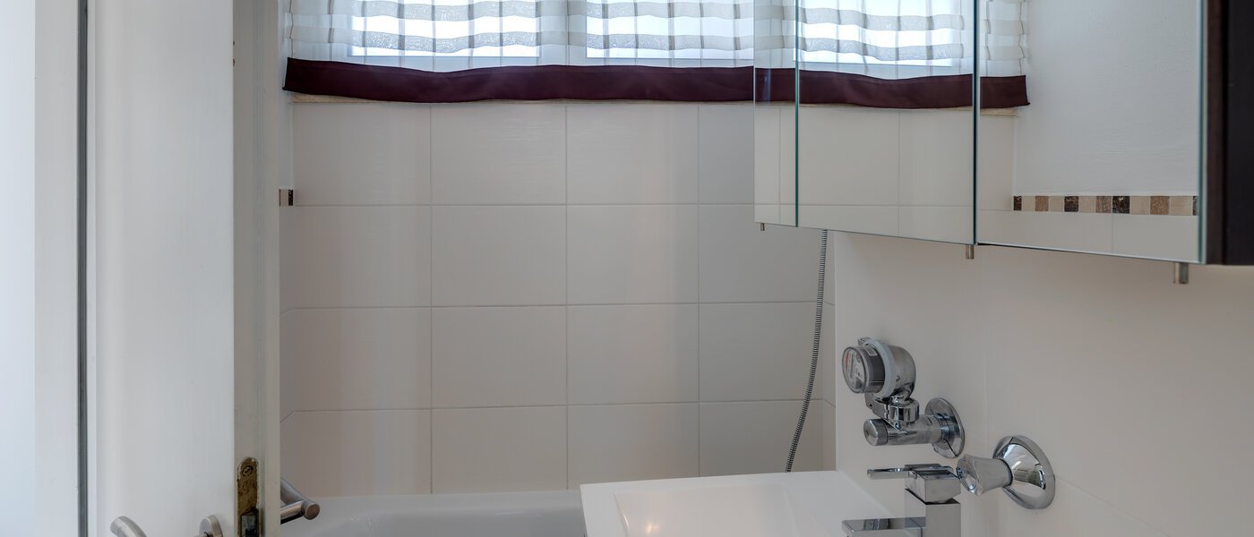 apartment München Berg am Laim 02 bathroom 7946