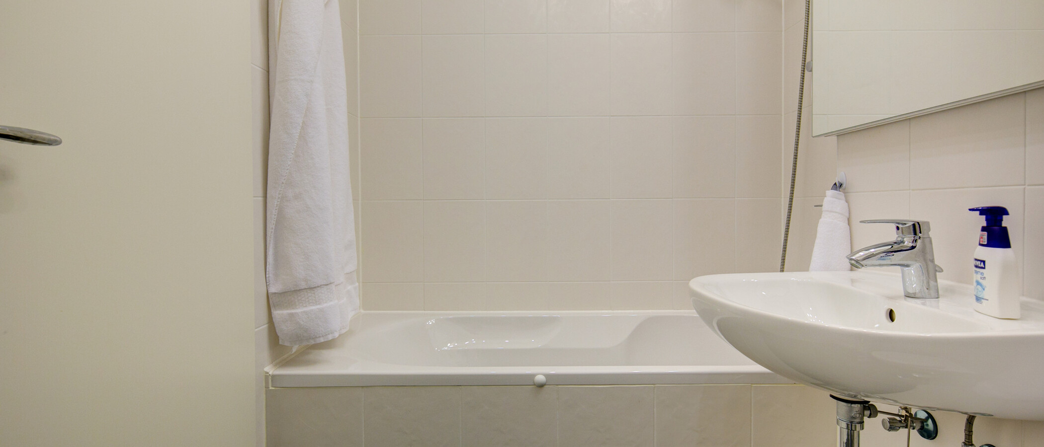 studio München Sendling 01 bathroom 7947