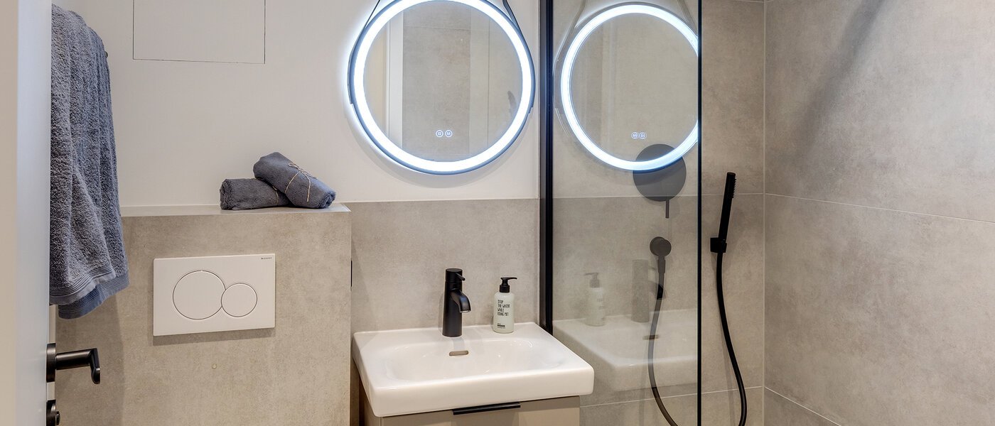 apartment München Neuhausen 01 bathroom 7952