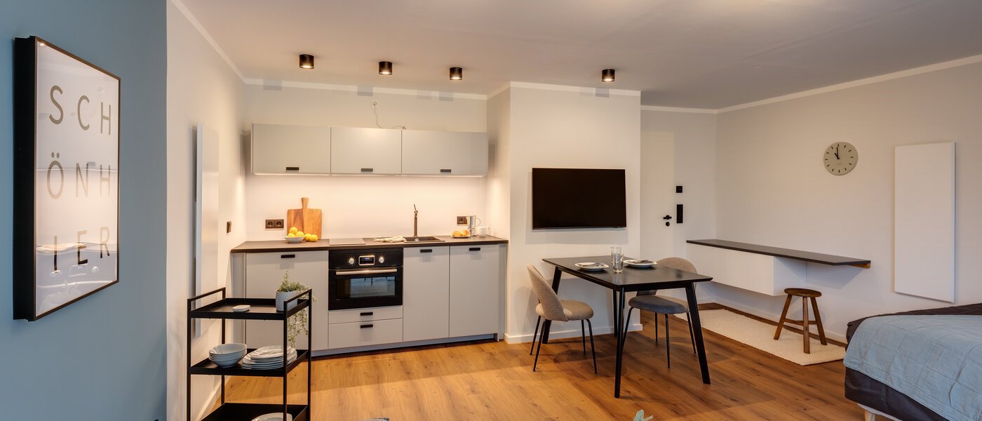 apartment München Neuhausen 04 living area 7952