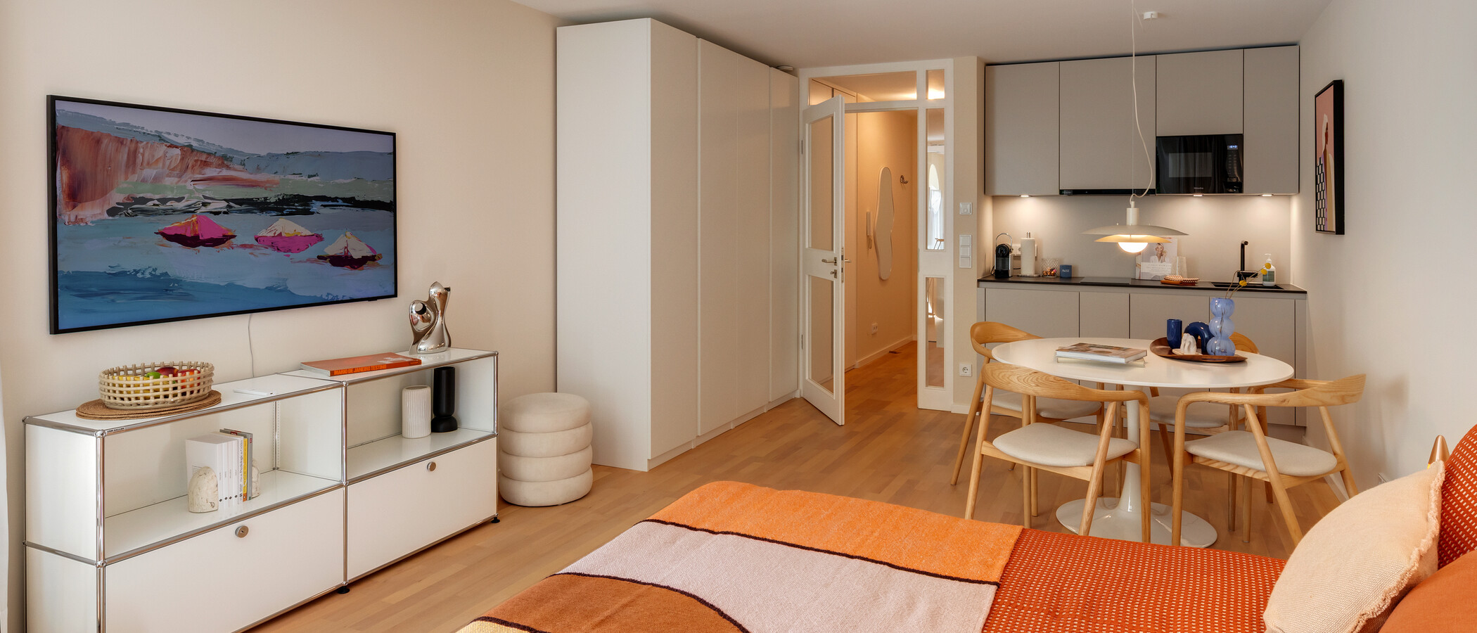 apartment München Schwabing-West (rund um den Hohenzollernplatz) 03 living area 7964