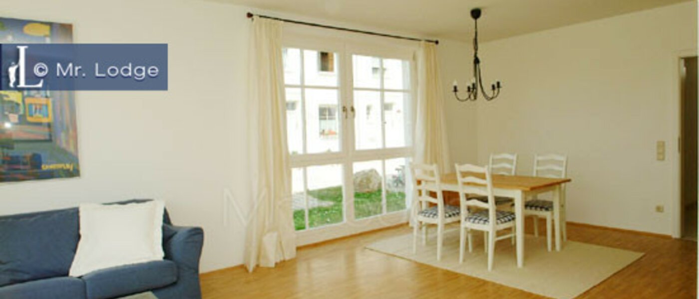 corner townhouse Freising 04 living room 8
