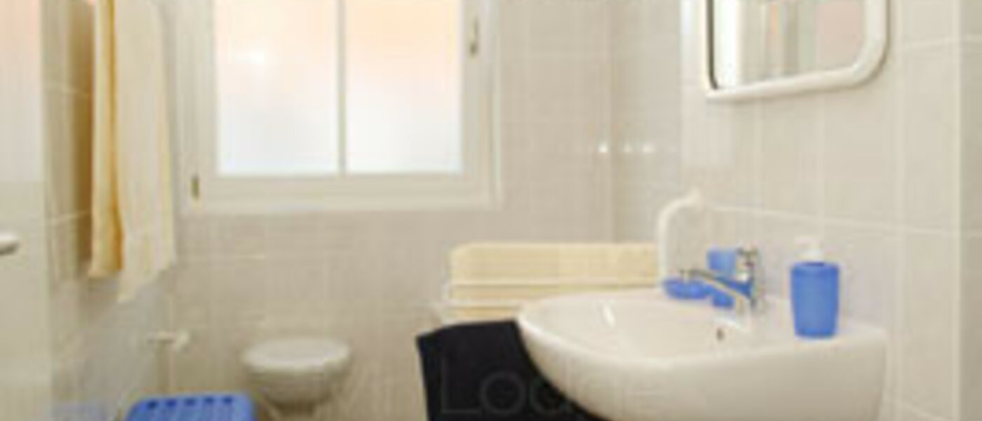 corner townhouse Freising 03 bathroom 8