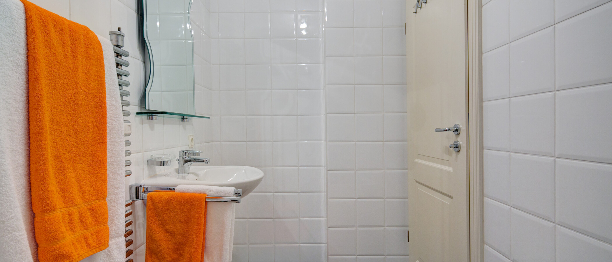 attic apartment München Altstadt 04 bathroom 8000