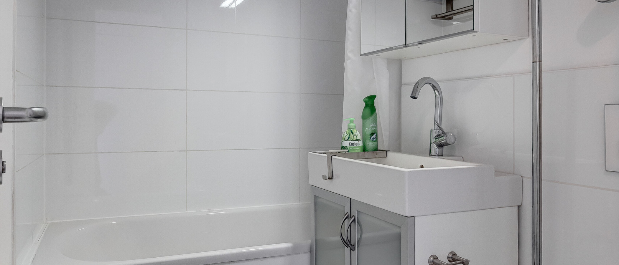 apartment München Schwabing-Nord (zw. Leopoldstraße & Englischen Garten) 01 bathroom 8015