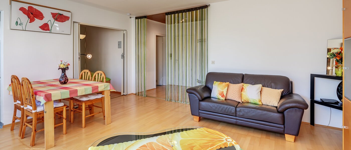 apartment München Perlach 04 living area 8028